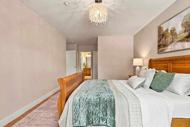 2201 Briarwood Village 2201, Clinton, MA 01510