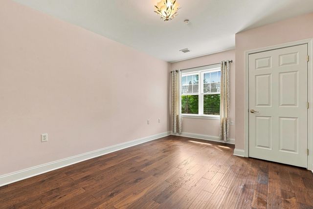 2201 Briarwood Village 2201, Clinton, MA 01510