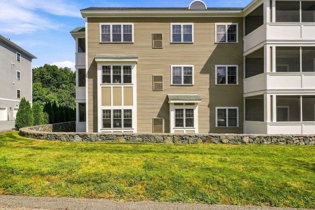 2201 Briarwood Village 2201, Clinton, MA 01510