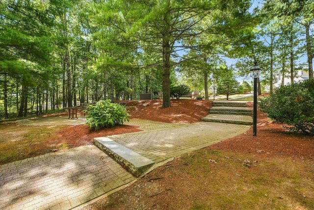 2201 Briarwood Village 2201, Clinton, MA 01510