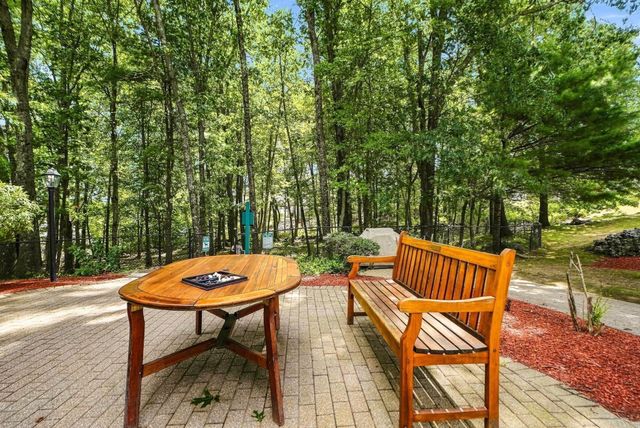 2201 Briarwood Village 2201, Clinton, MA 01510