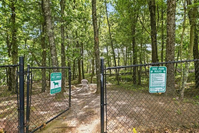2201 Briarwood Village 2201, Clinton, MA 01510