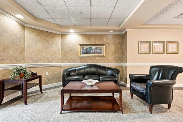 2201 Briarwood Village 2201, Clinton, MA 01510