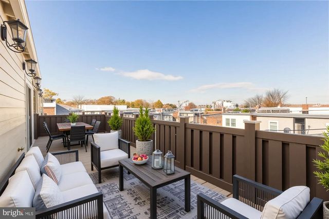 1210 MEIGS PL NE, Washington, DC 20002