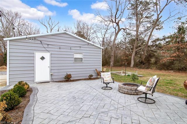 12189 Smiths Neck RD, Carrollton, VA 23314