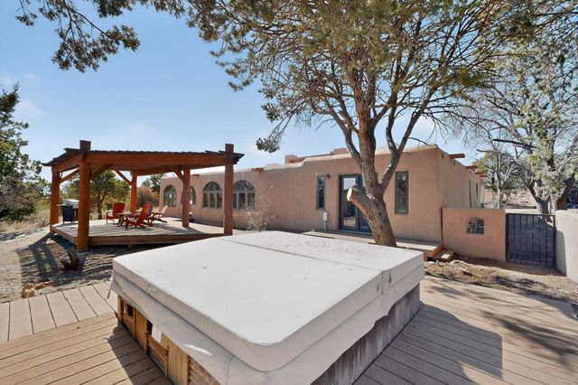 123 La Senda Road, Los Alamos, NM 87547