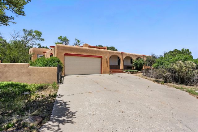 123 La Senda Road, Los Alamos, NM 87547