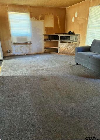 733 Mallory Street, Lindale, TX 75771