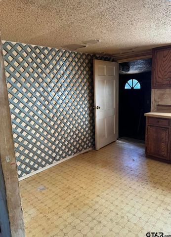 733 Mallory Street, Lindale, TX 75771