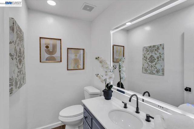 612 Fortress Isle, Alameda, CA 94501