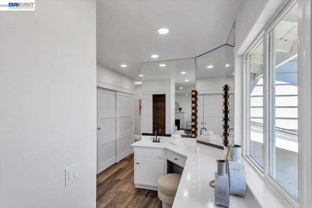 612 Fortress Isle, Alameda, CA 94501