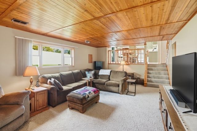 549 Willow Lane, Beecher, IL 60401