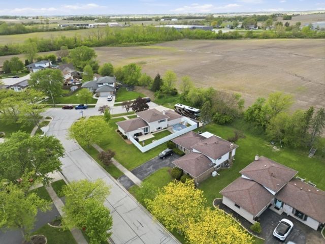 549 Willow Lane, Beecher, IL 60401