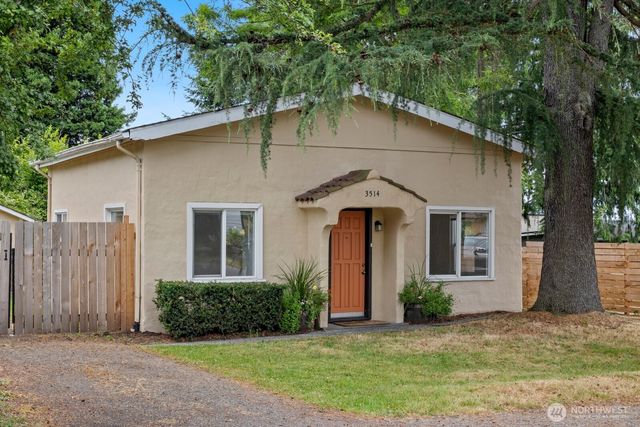 3514 SW 98th St, Seattle, WA 98126