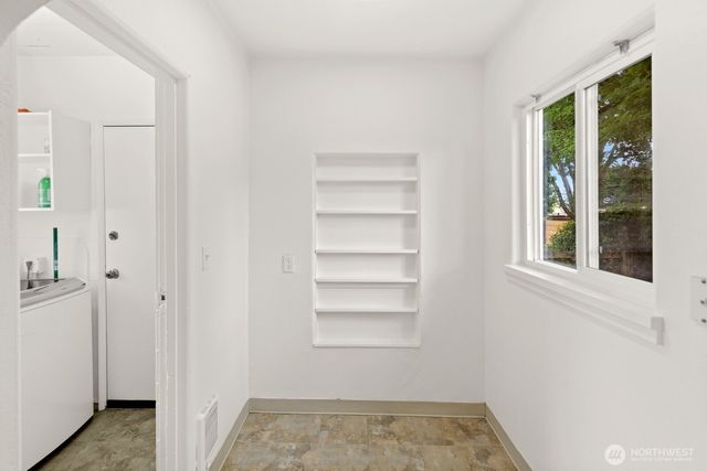 3514 SW 98th St, Seattle, WA 98126