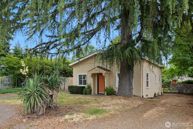 3514 SW 98th St, Seattle, WA 98126