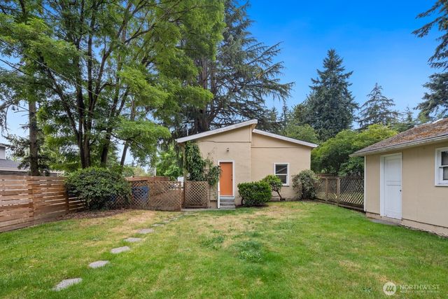 3514 SW 98th St, Seattle, WA 98126