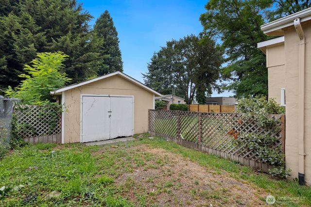 3514 SW 98th St, Seattle, WA 98126