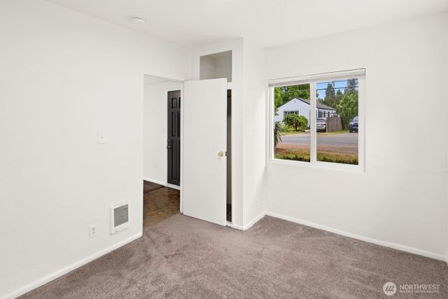 3514 SW 98th St, Seattle, WA 98126