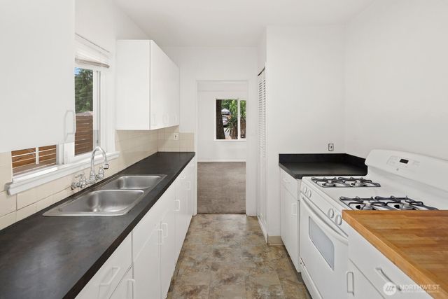 3514 SW 98th St, Seattle, WA 98126