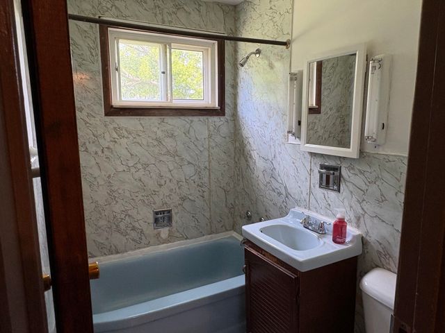 2816 Sarah Court, Bay City, MI 48708