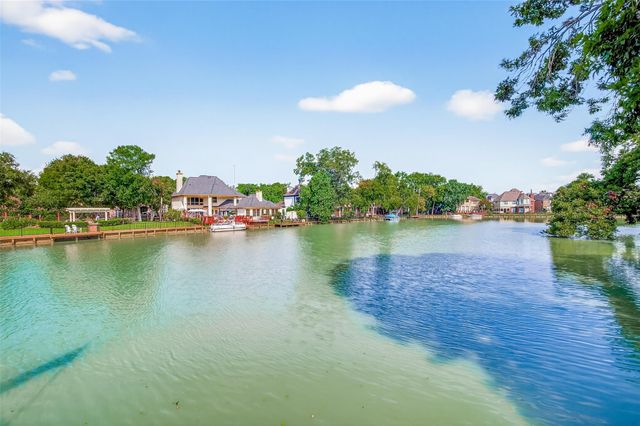 4131 Crow Valley, Missouri City, TX 77459