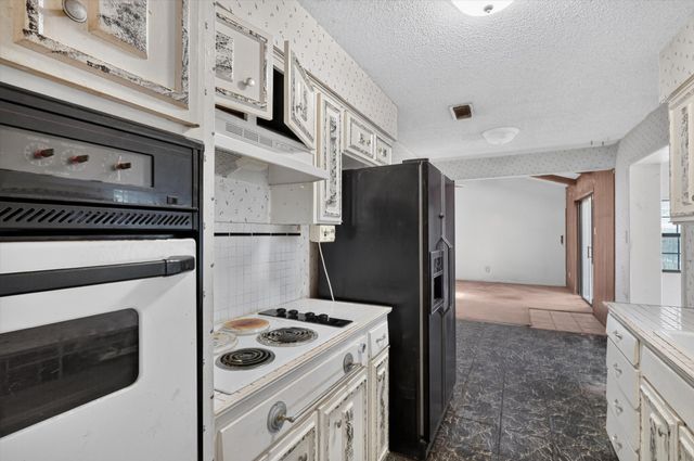 2512 Bent Tree Lane, Arlington, TX 76016
