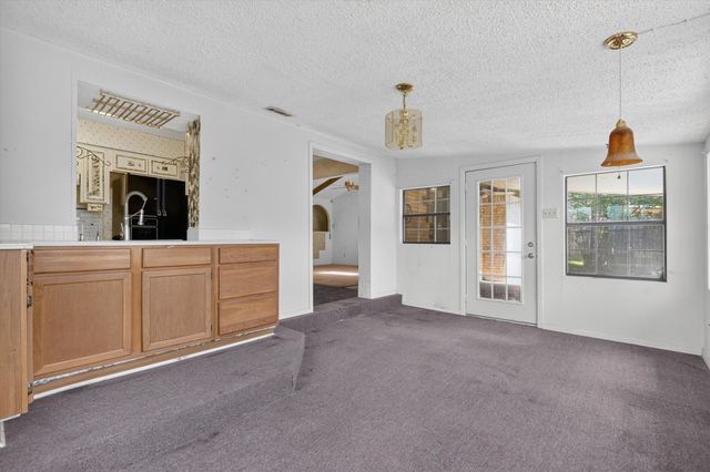 2512 Bent Tree Lane, Arlington, TX 76016