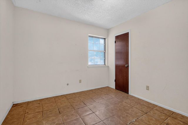 2512 Bent Tree Lane, Arlington, TX 76016