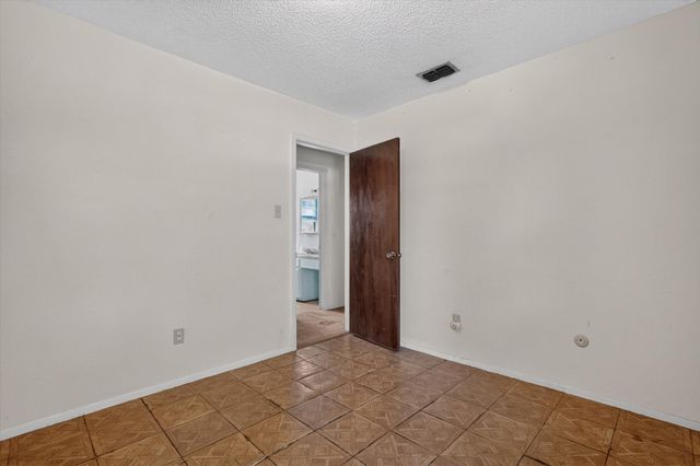 2512 Bent Tree Lane, Arlington, TX 76016