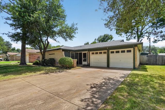 2512 Bent Tree Lane, Arlington, TX 76016