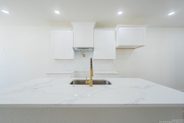 20035 Morrison St, Somerset, TX 78069