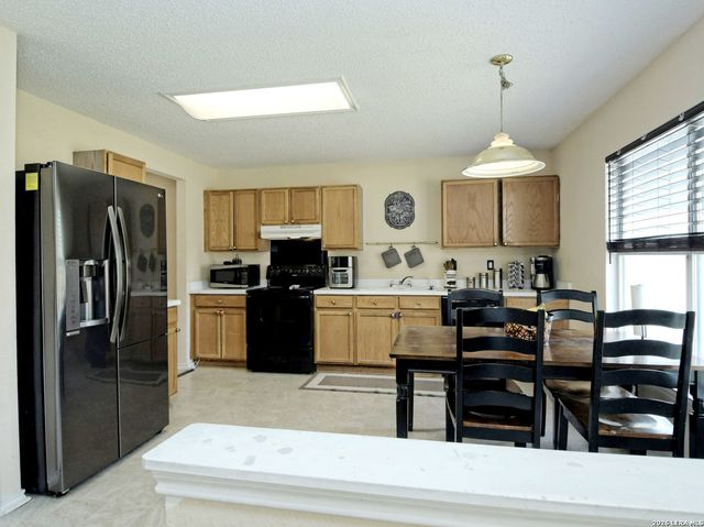 6718 Haven Meadow, Converse, TX 78109