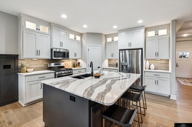 12651 sherman Plaza, Omaha, NE 68138