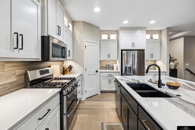 12651 sherman Plaza, Omaha, NE 68138