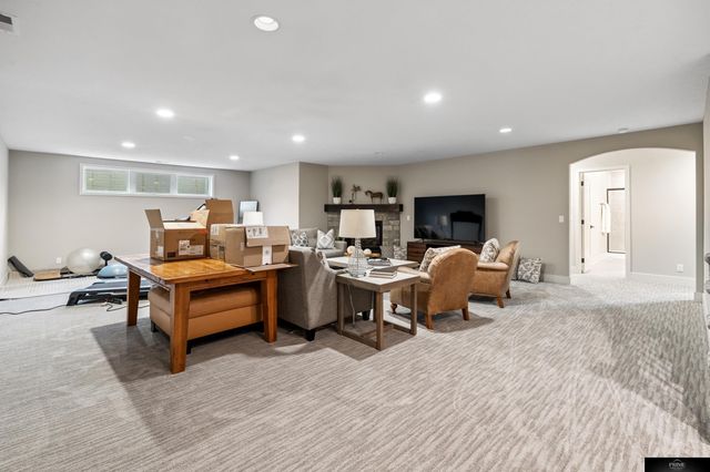 12651 sherman Plaza, Omaha, NE 68138