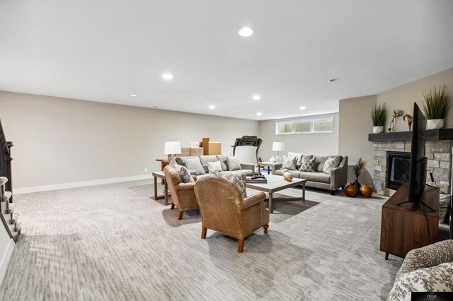 12651 sherman Plaza, Omaha, NE 68138