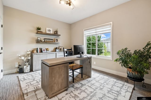 12651 sherman Plaza, Omaha, NE 68138