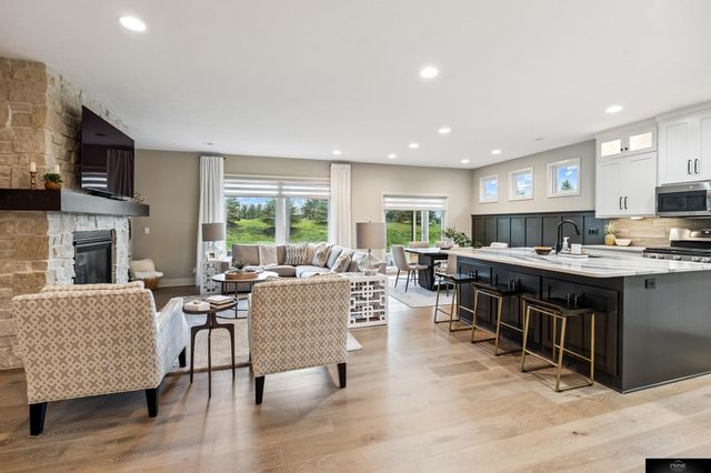 12651 sherman Plaza, Omaha, NE 68138