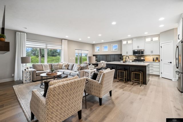 12651 sherman Plaza, Omaha, NE 68138