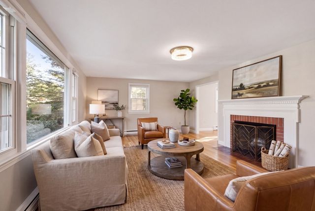 2 Dorset Circle, Andover, MA 01810