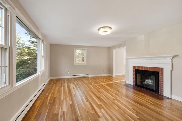 2 Dorset Circle, Andover, MA 01810