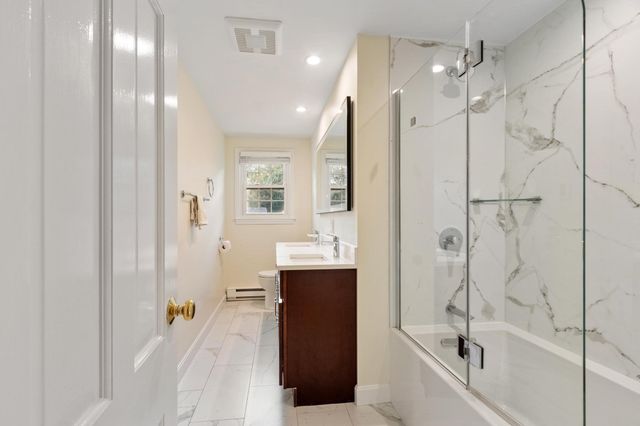 2 Dorset Circle, Andover, MA 01810