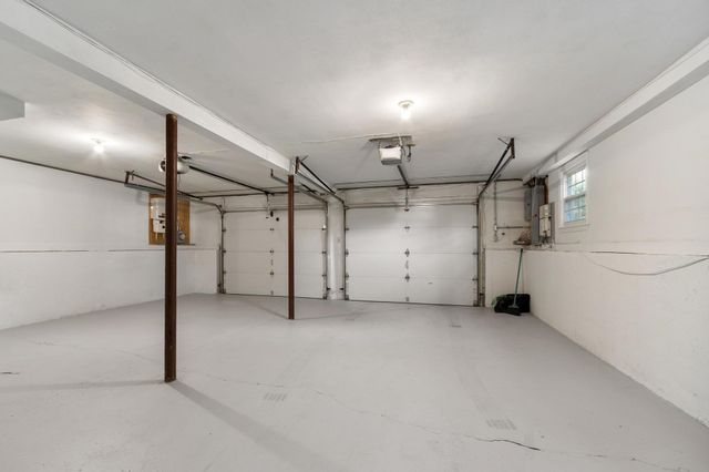 2 Dorset Circle, Andover, MA 01810