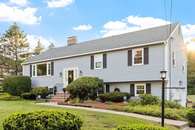 2 Dorset Circle, Andover, MA 01810