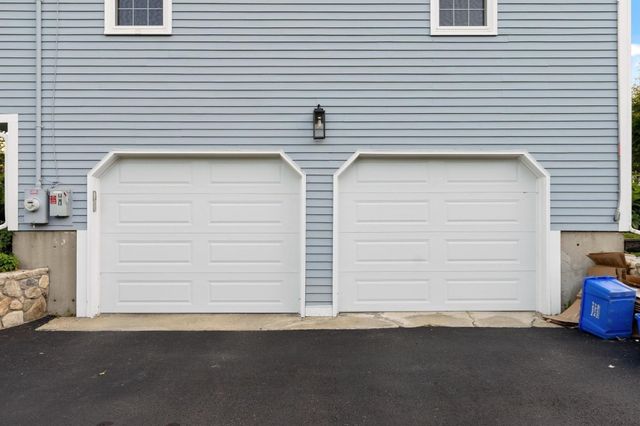 2 Dorset Circle, Andover, MA 01810
