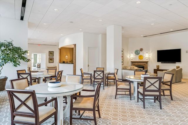 1100 Uptown Park Boulevard 102, Houston, TX 77056