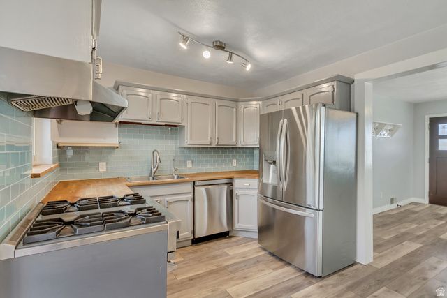 2567 E SIMPSON AVE, Salt Lake City, UT 84109