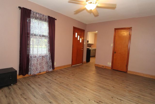 1166 Easton Avenue, Waterloo, IA 50702