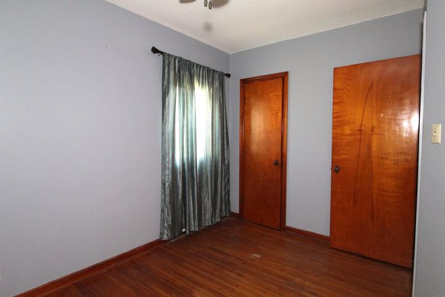 1166 Easton Avenue, Waterloo, IA 50702